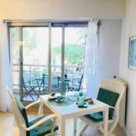 Les Imperators Yourhosthelper Apartment *